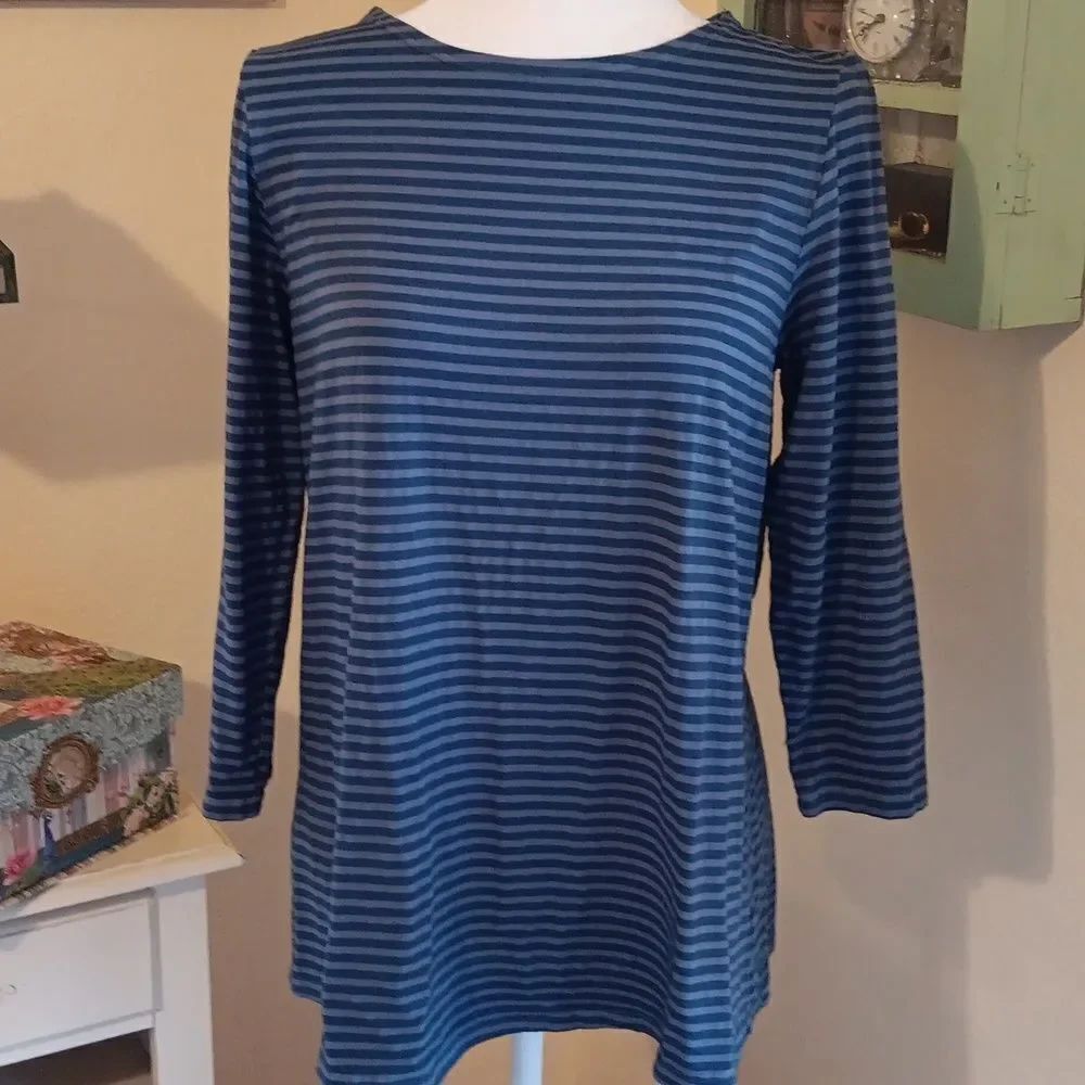 Heartstring Striped Tunic Top. Athleisure. Outdoor.